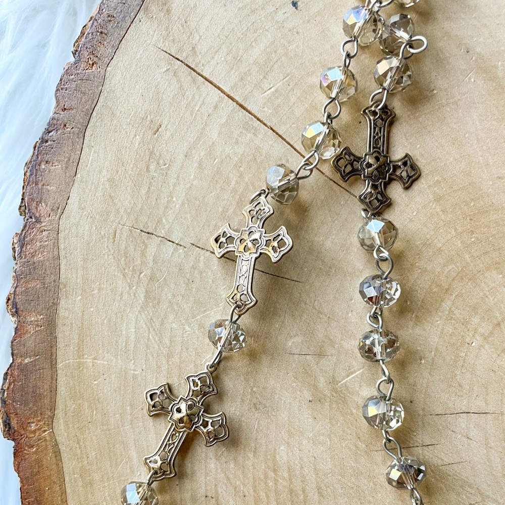 GORGEOUS Filigree Stamped Brass Cross Champagne Crystal Bead Necklace - Picture 6 of 6